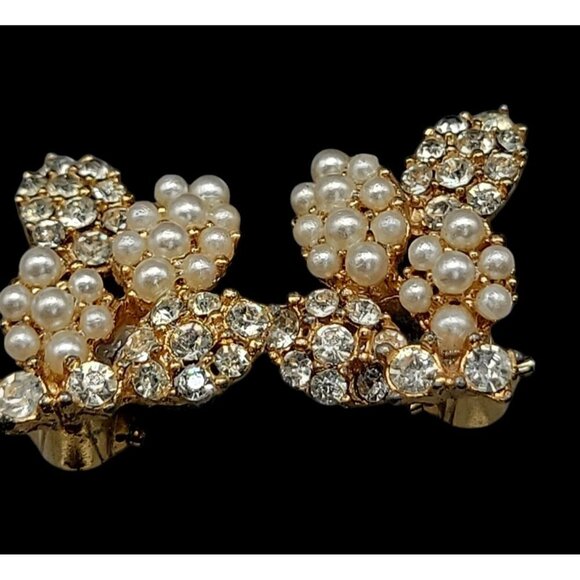 Kramer Vintage 1940s Clip On Earrings Faux Pearl Rhinestones Gold Tone Signed - Picture 2 of 11
